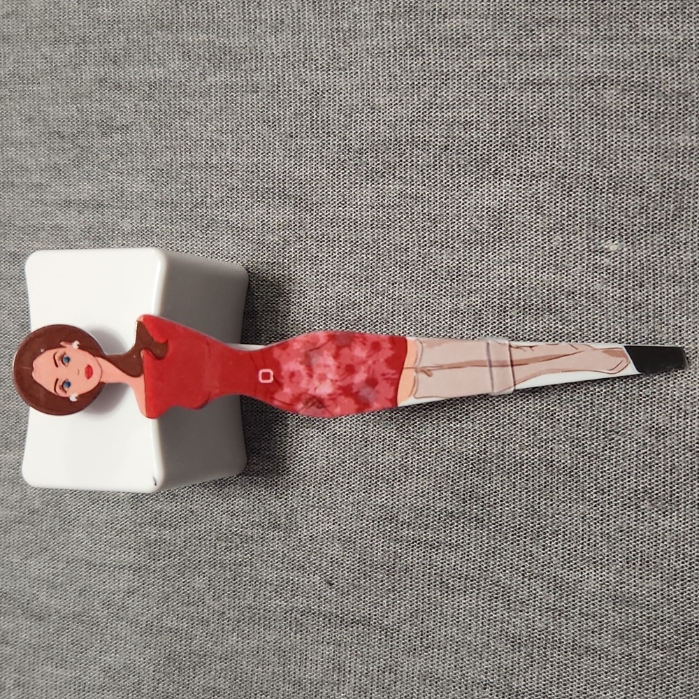 Limited Edition 2023 Beauty Secrets Lady Slant Tweezer Metal Skincare Tool